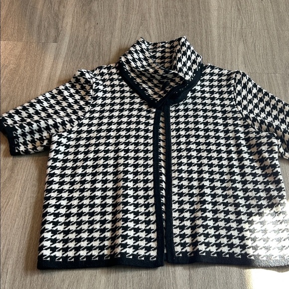 Alexandra Bartlett Black and White Houndstooth Cardigan - Picture 9 of 10